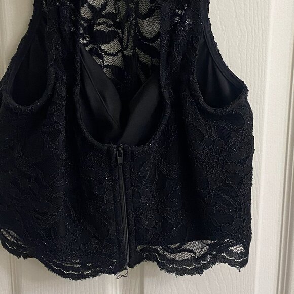 2-Piece Black Lace & Floral Satin Dress – Elegant Evening or Prom Look - Picture 4 of 11